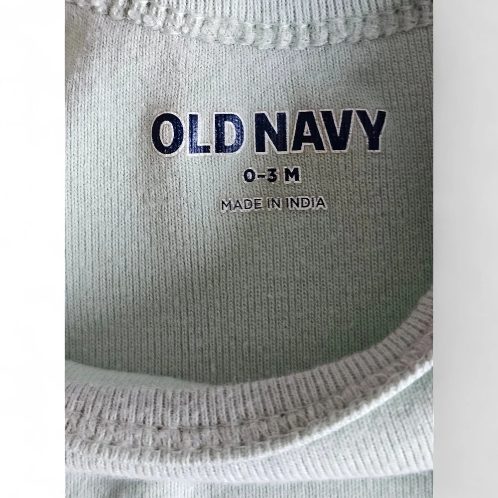 Old Navy 2 Pack Bodysuit Set Size 0–3M